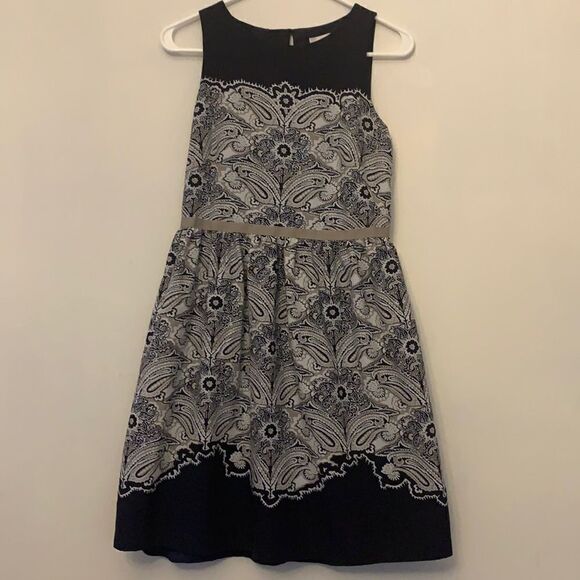 Loft navy , tan and white sleeveless dress. Paisley pattern. Size 0 - Picture 1 of 7